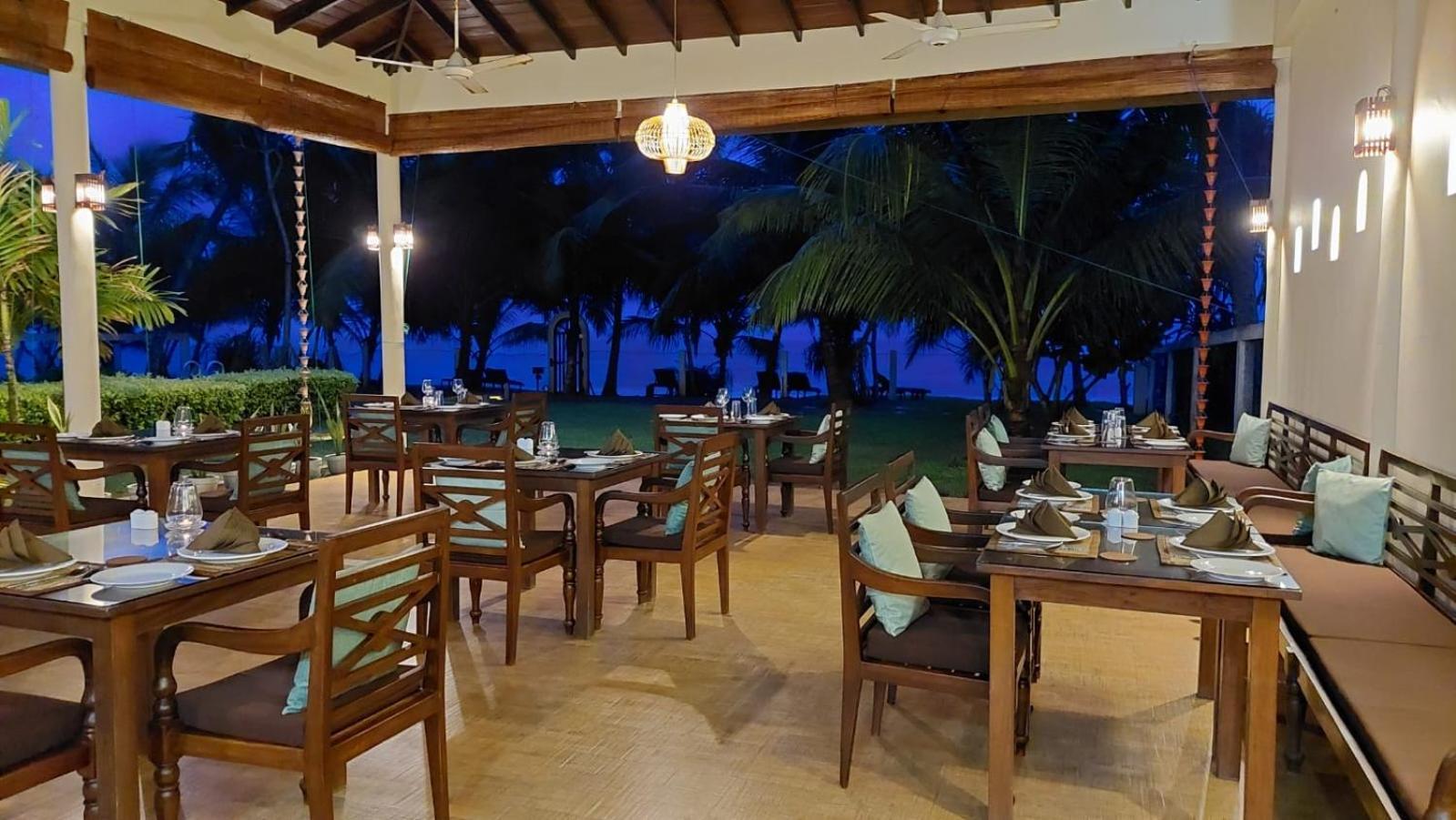 Lanka Beach Boutique Bungalows & Grand Villa Тангале Екстериор снимка